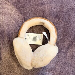 NWT UGG Beige  Shearling Earmuffs